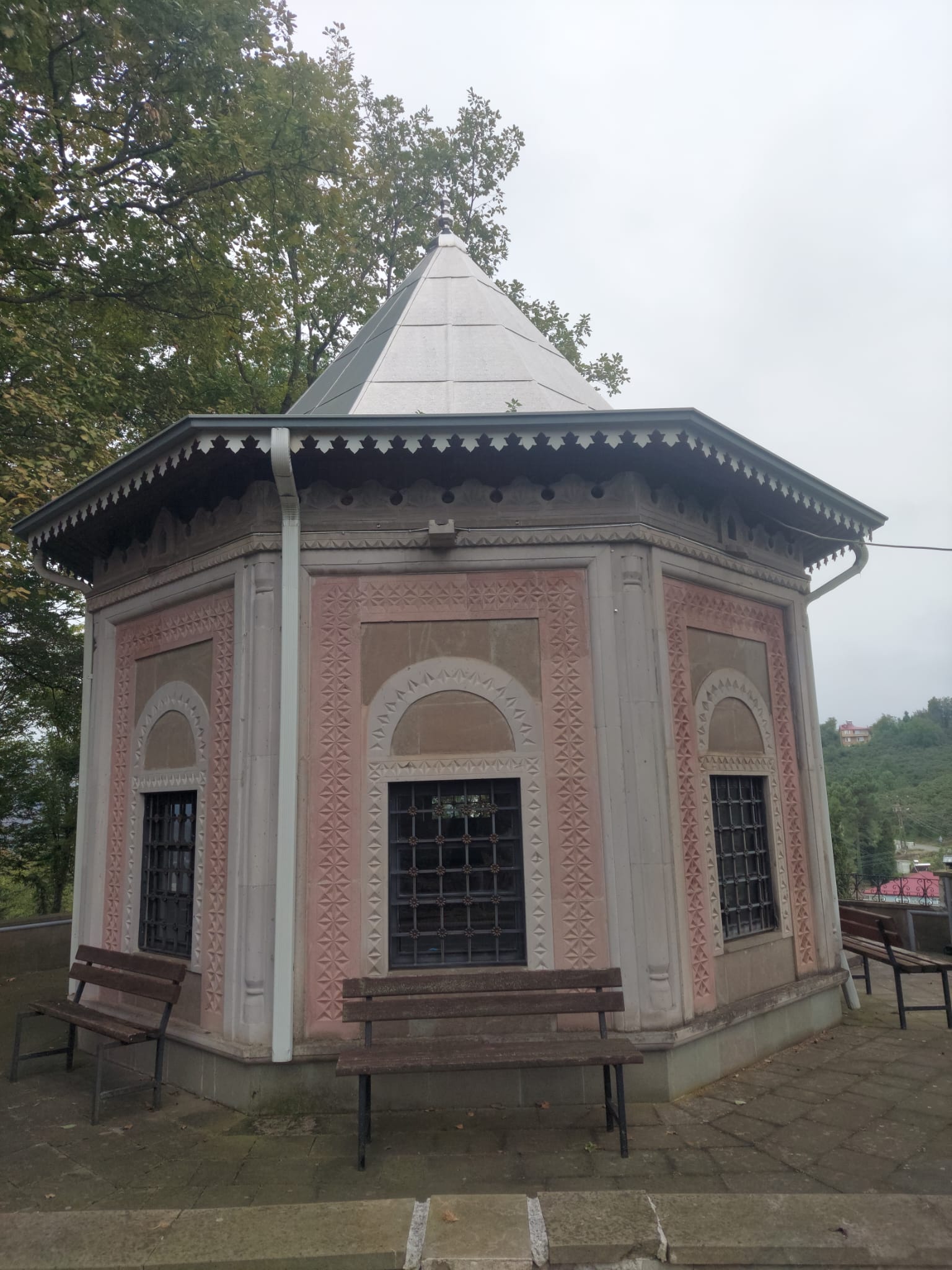 Pir Aziz Türbesi