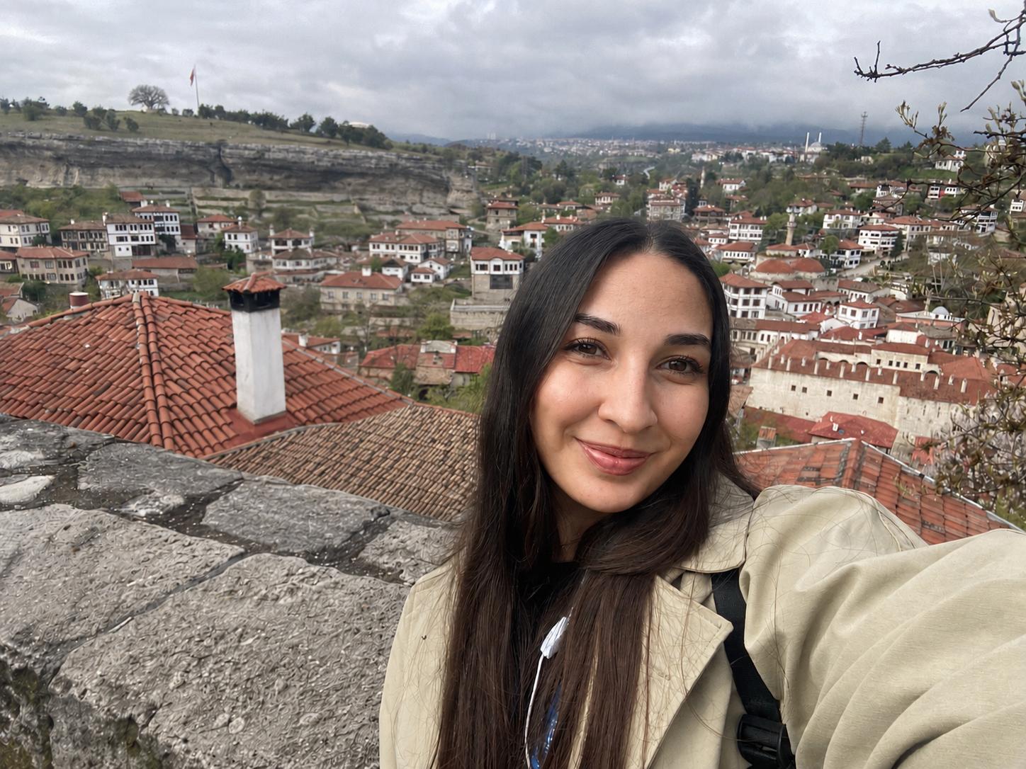 Gülcan Kuru