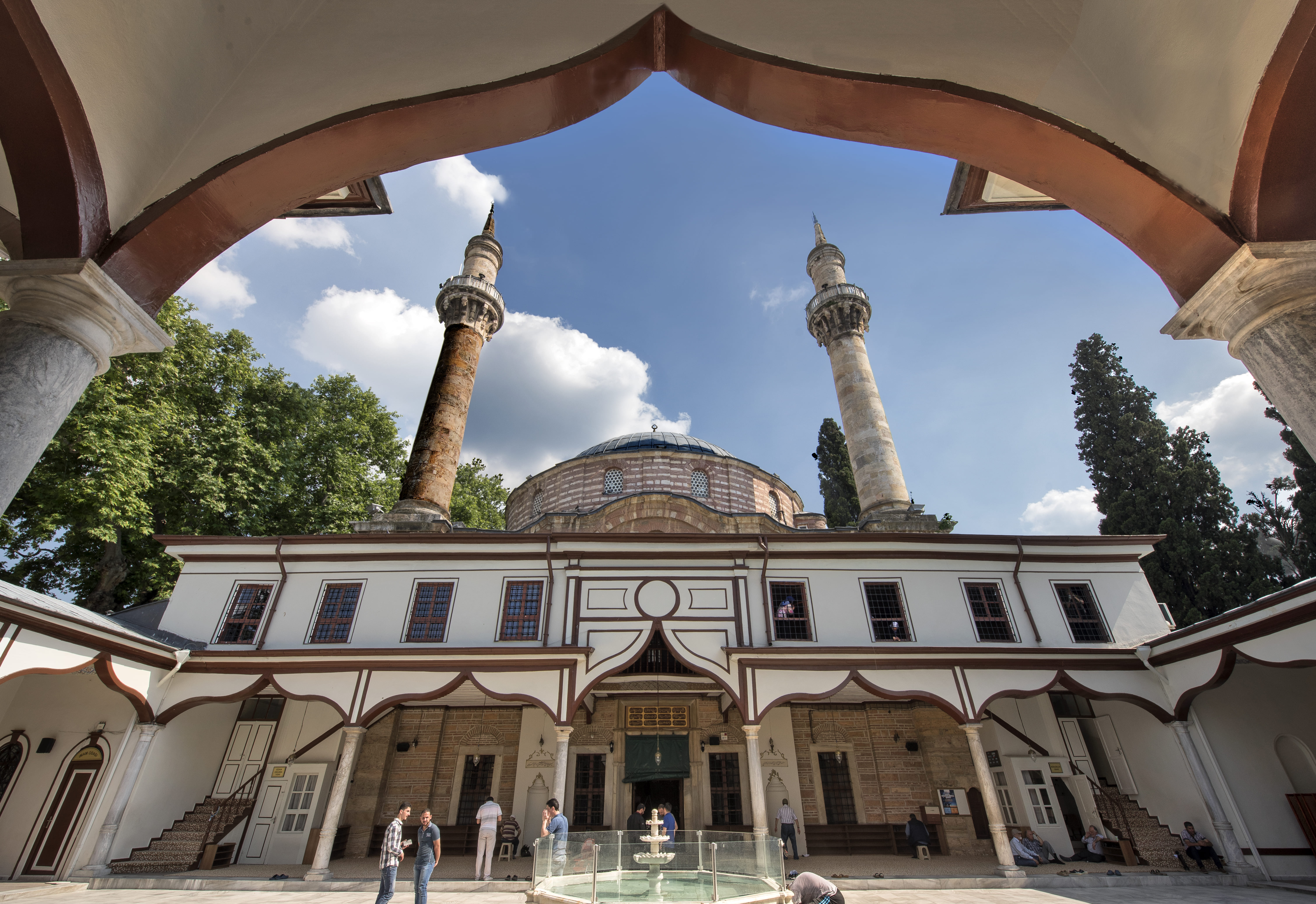 Emir Sultan Camii Ve Türbesi
