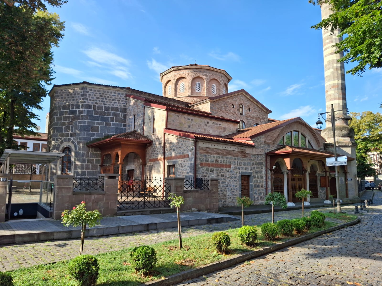 Fatih Büyük Camii Ve Kütüphanesi - Mekan kapak görseli