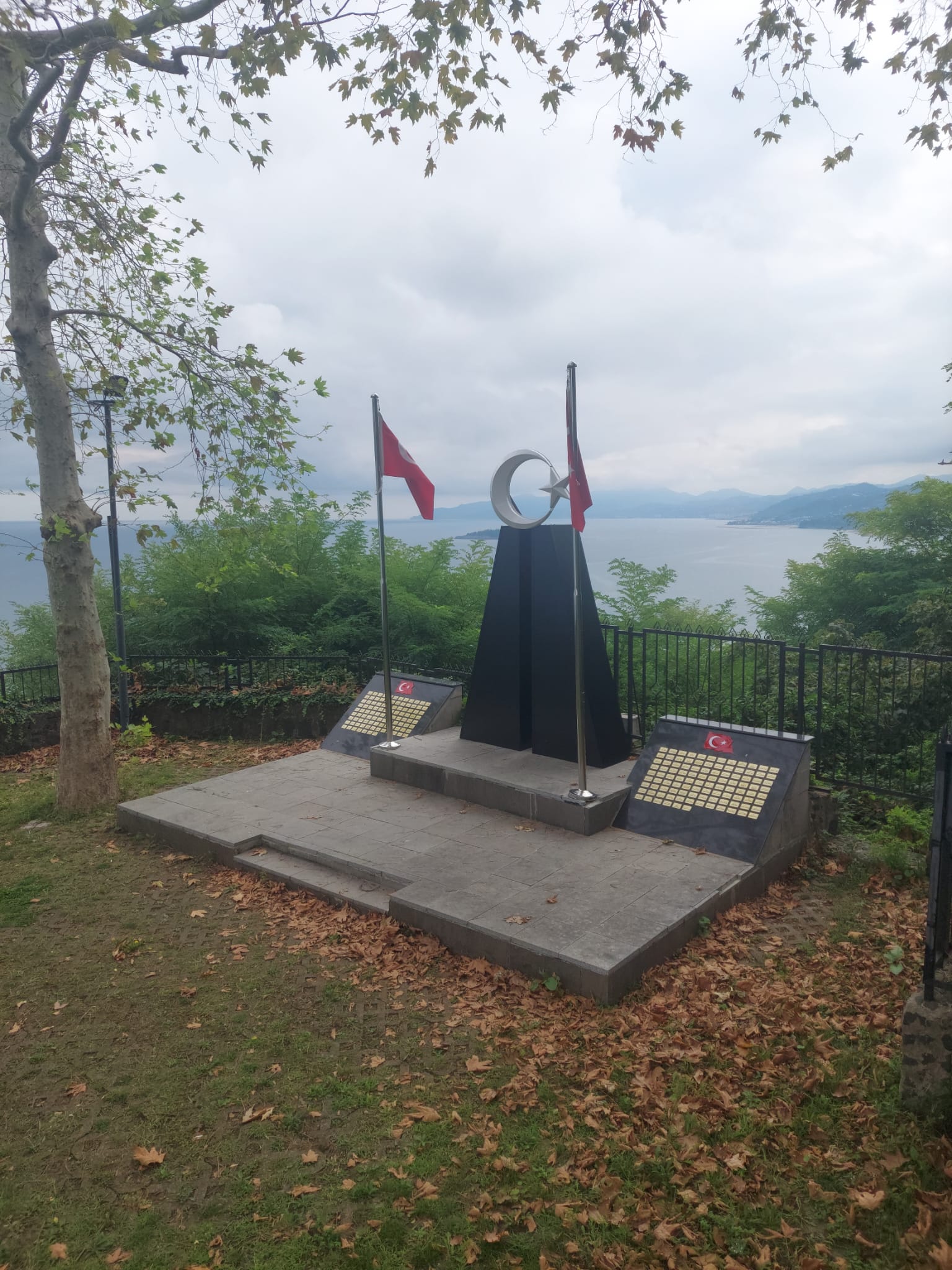 Giresun Şehitliği - Mekan kapak görseli
