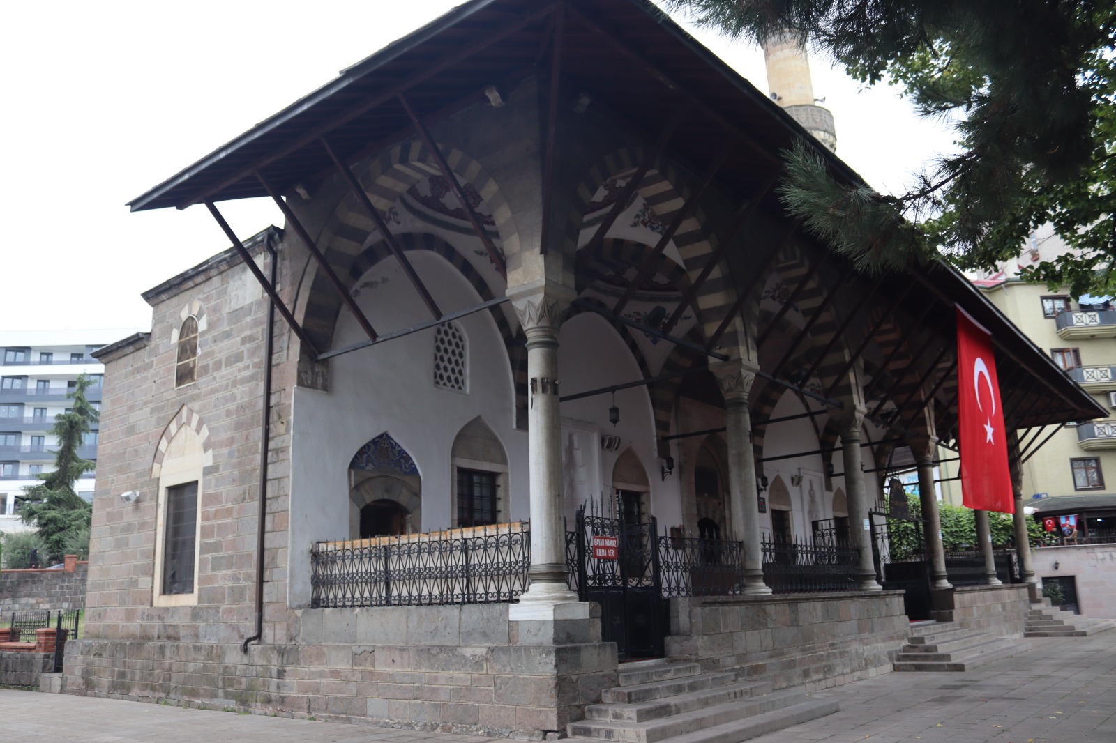 Gülbahar Hatun Camii Ve Türbesi - Mekan kapak görseli