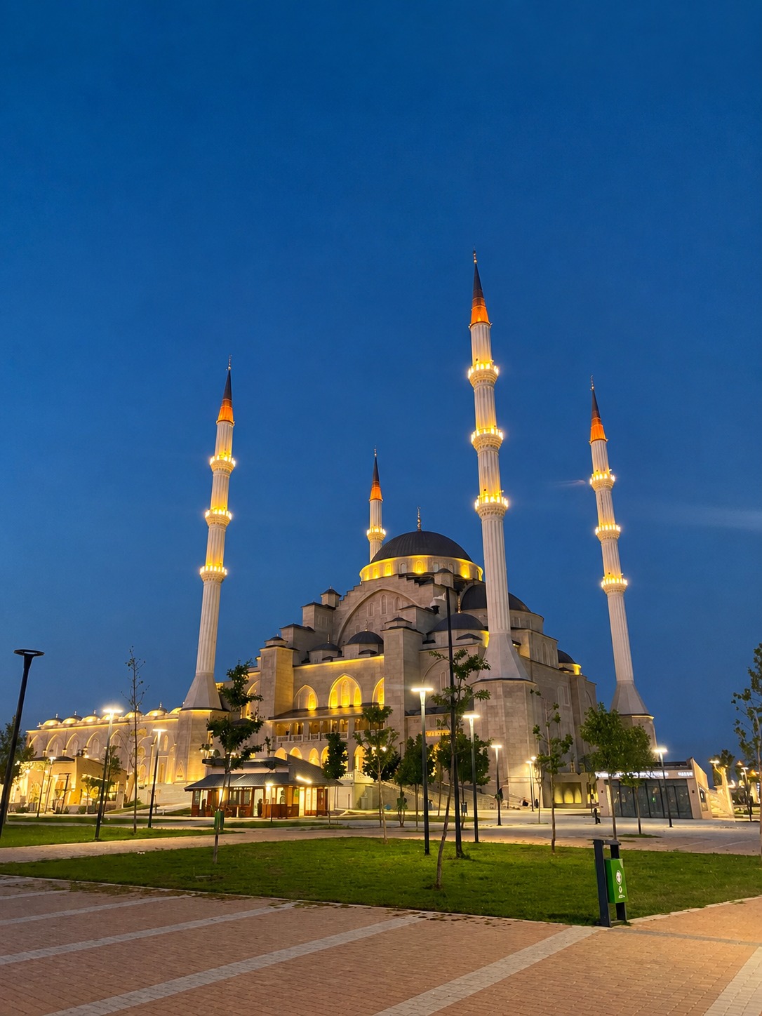 Hanife Hatun Camii - Mekan kapak görseli