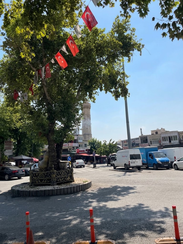 Haşimiye Meydanı - Mekan kapak görseli