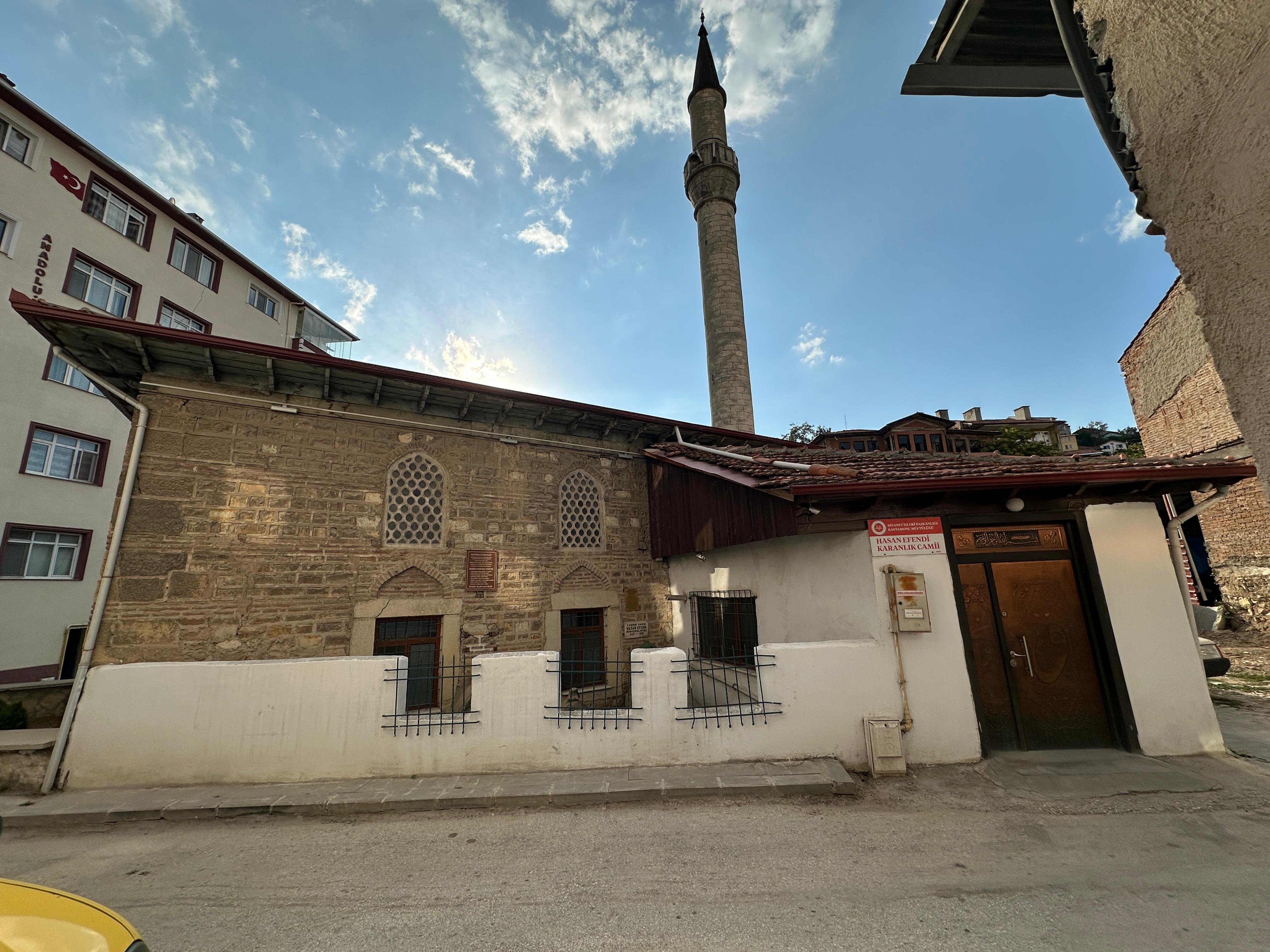 Karanlık Camii