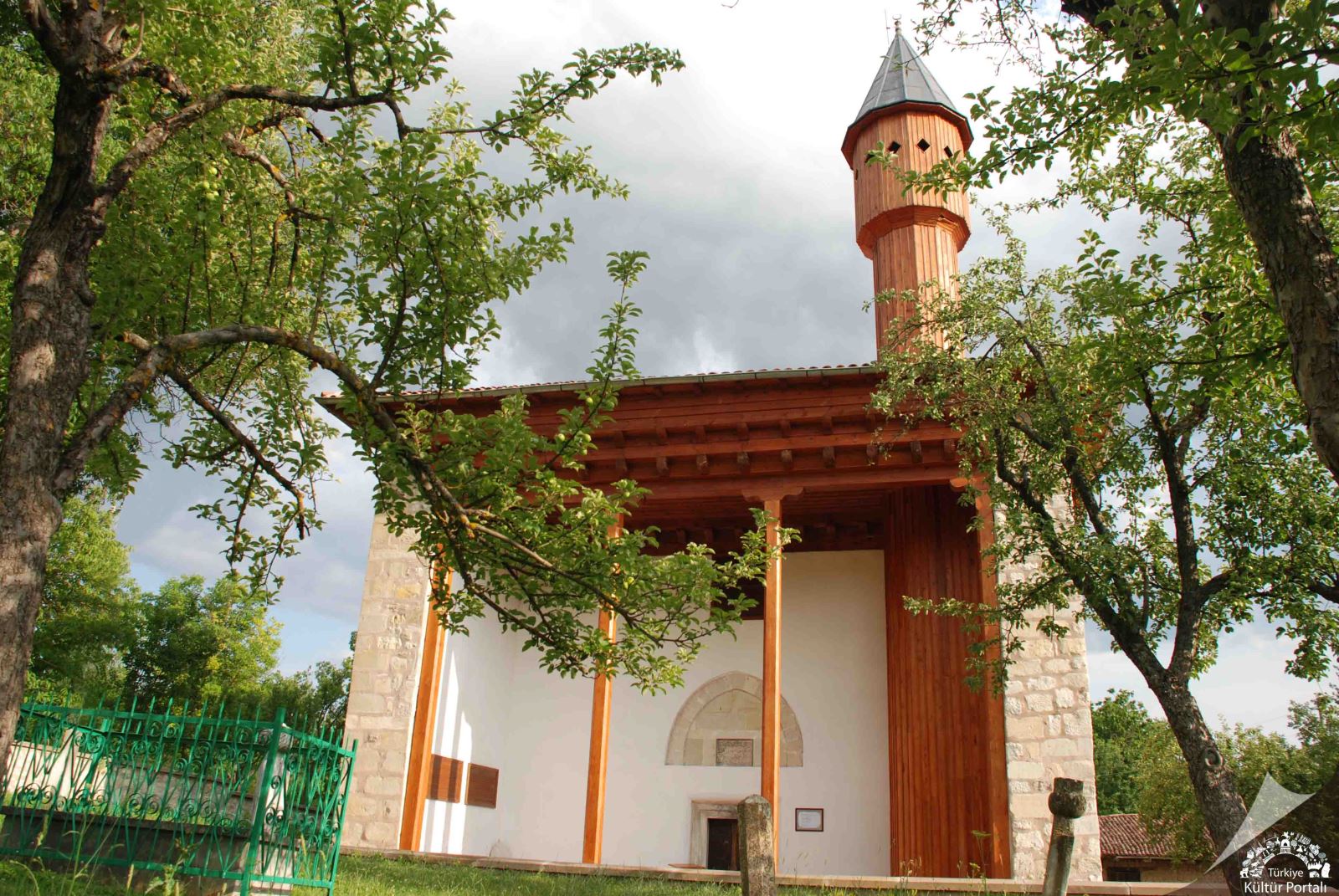 Mahmutbey Camii - Mekan kapak görseli